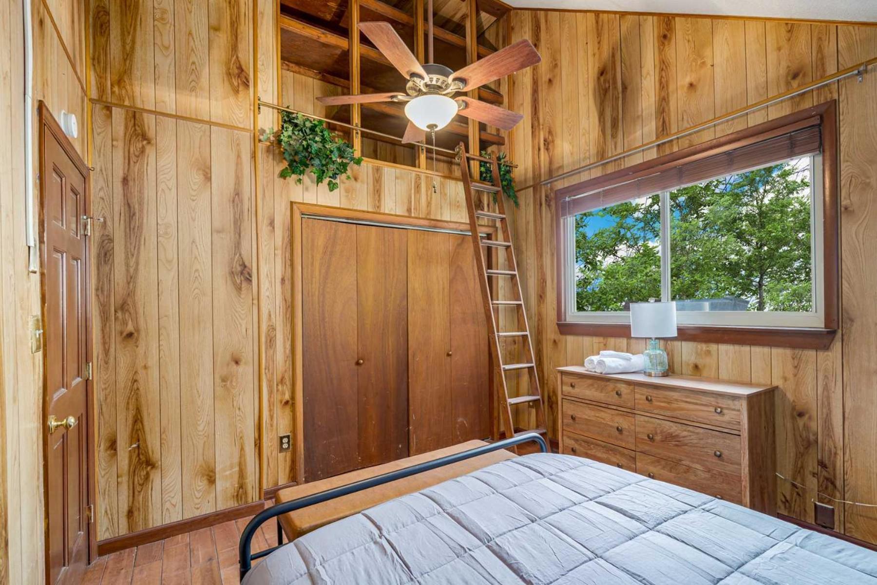 Amazing Views, Hot Tub, Fire Pit, Deck & Fireplace Inwood Екстериор снимка